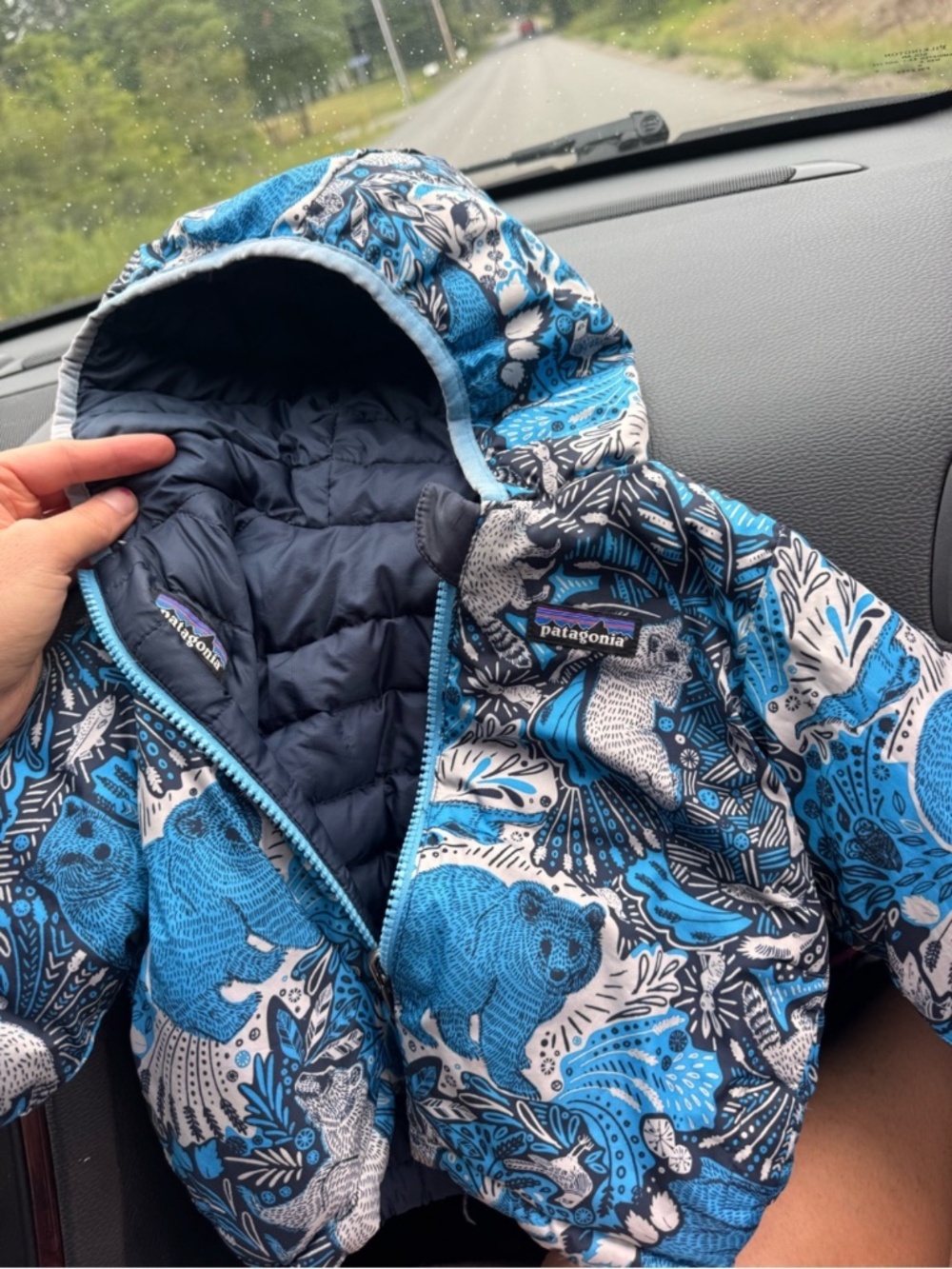 Patagonia coat  Baby Reversible Down Sweater Hoody   puffer jacket. Hooded for e